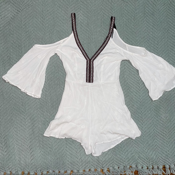 Ruby & Jenna No-Shoulder White Shorts Romper - Picture 8 of 12